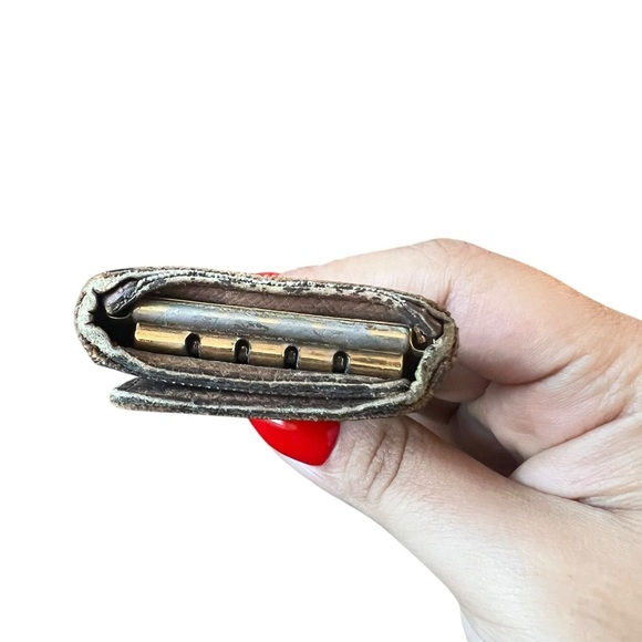 Louis Vuitton 4 Key Holder, Pre- Loved. Good condition! - Picture 2 of 10